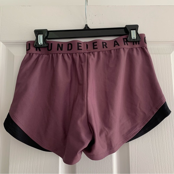 UNDER ARMOUR SHORT - Picture 2 of 2